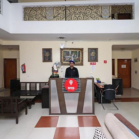 Oyo 6608 Sector 56 Hotel Badshahpur Exterior photo