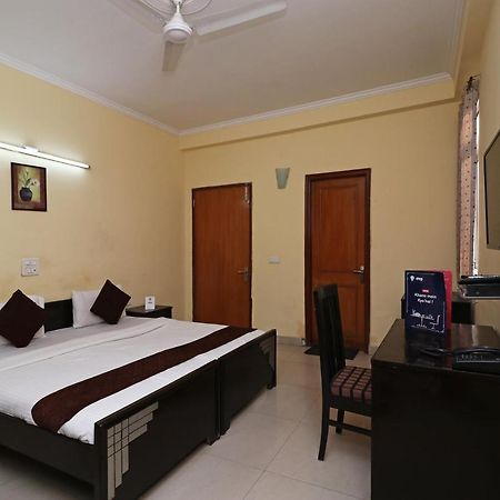 Oyo 6608 Sector 56 Hotel Badshahpur Exterior photo