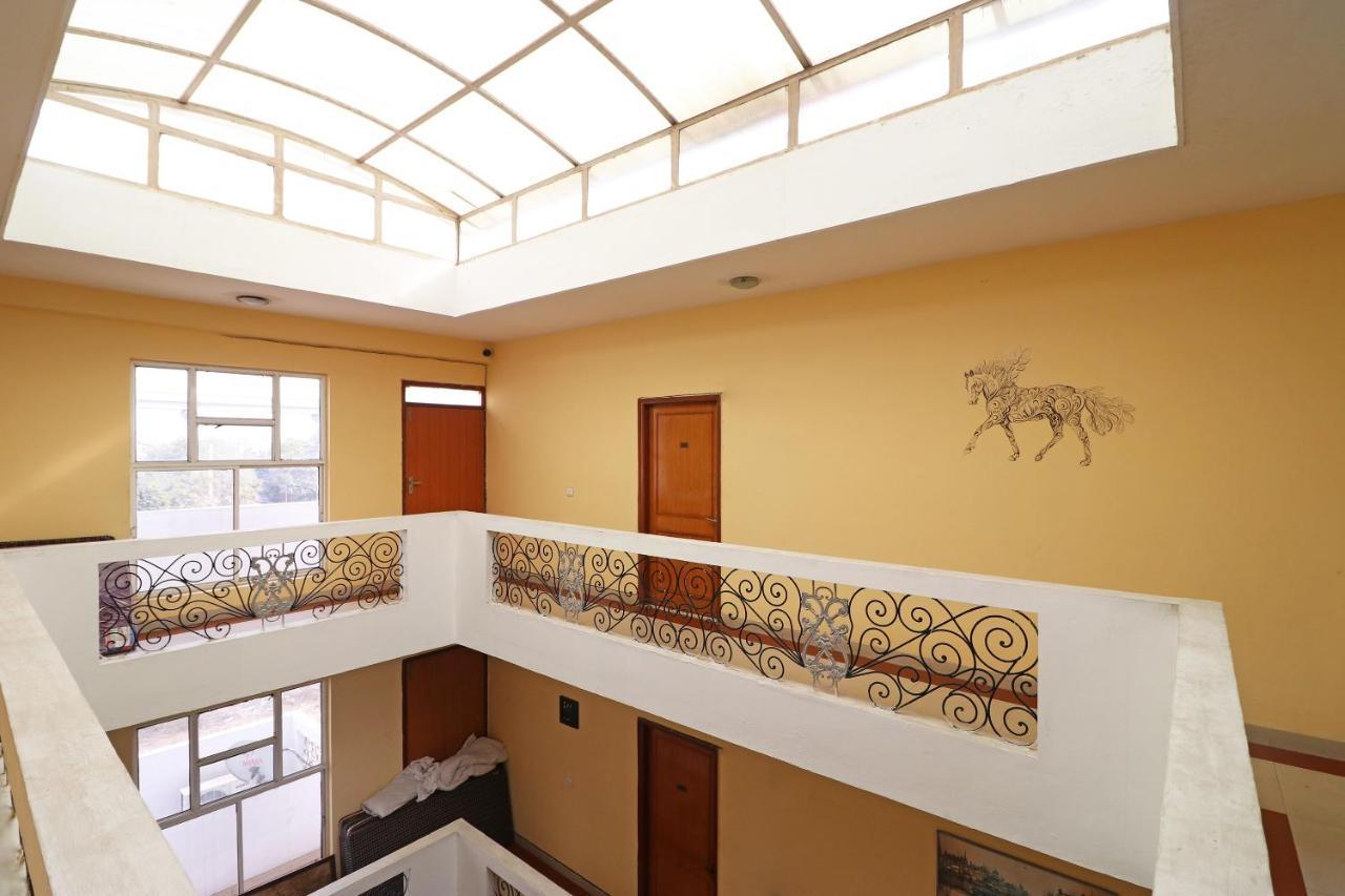 Oyo 6608 Sector 56 Hotel Badshahpur Exterior photo