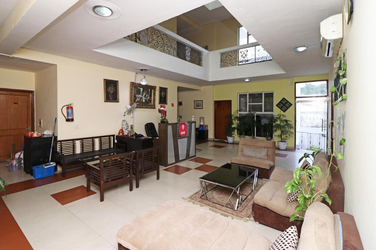 Oyo 6608 Sector 56 Hotel Badshahpur Exterior photo